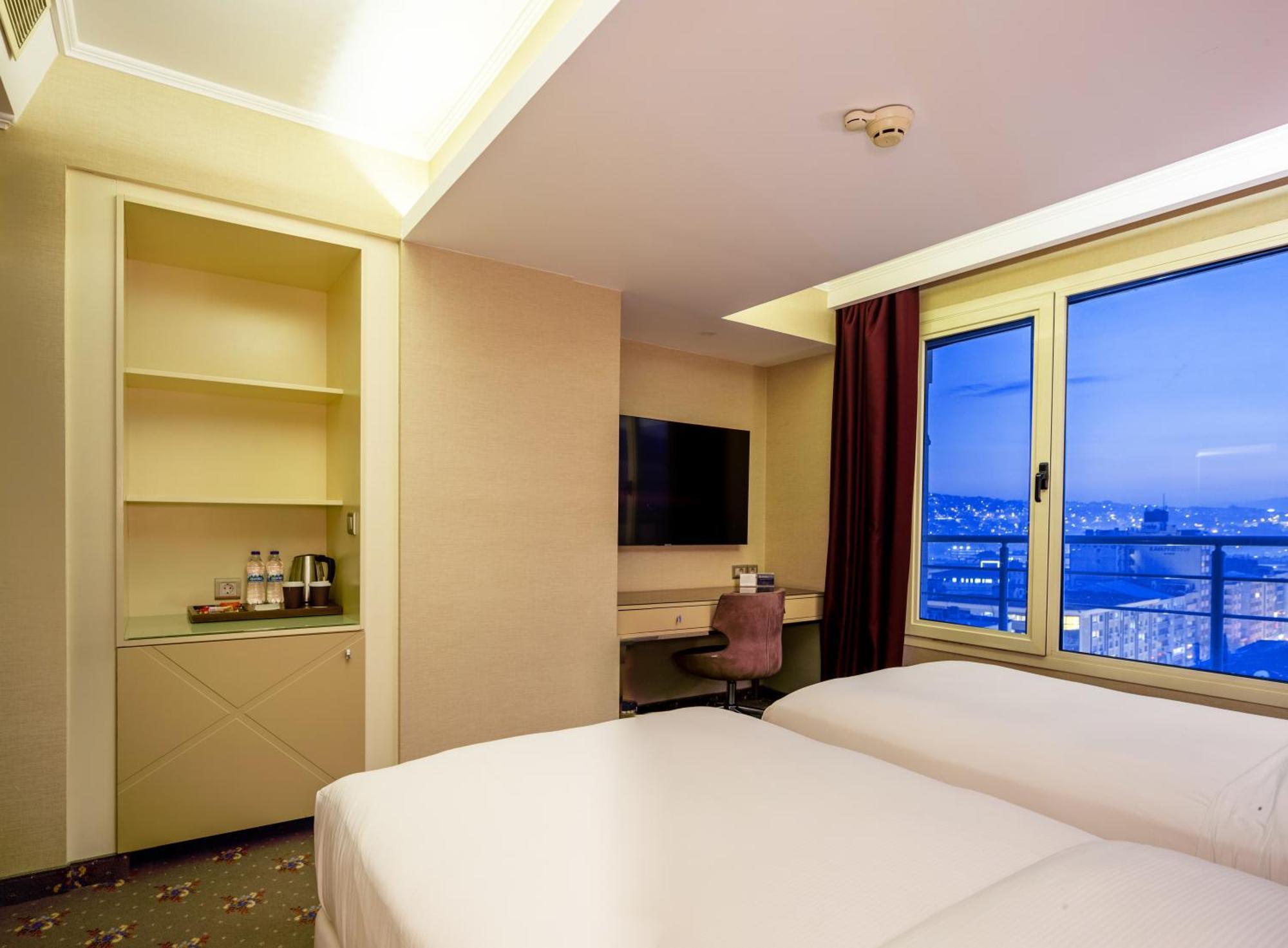 ดับเบิลทรี บาย ฮิลตัน อิสมีร์ ตุรกี Hotel อิซมีร์ ภายนอก รูปภาพ
