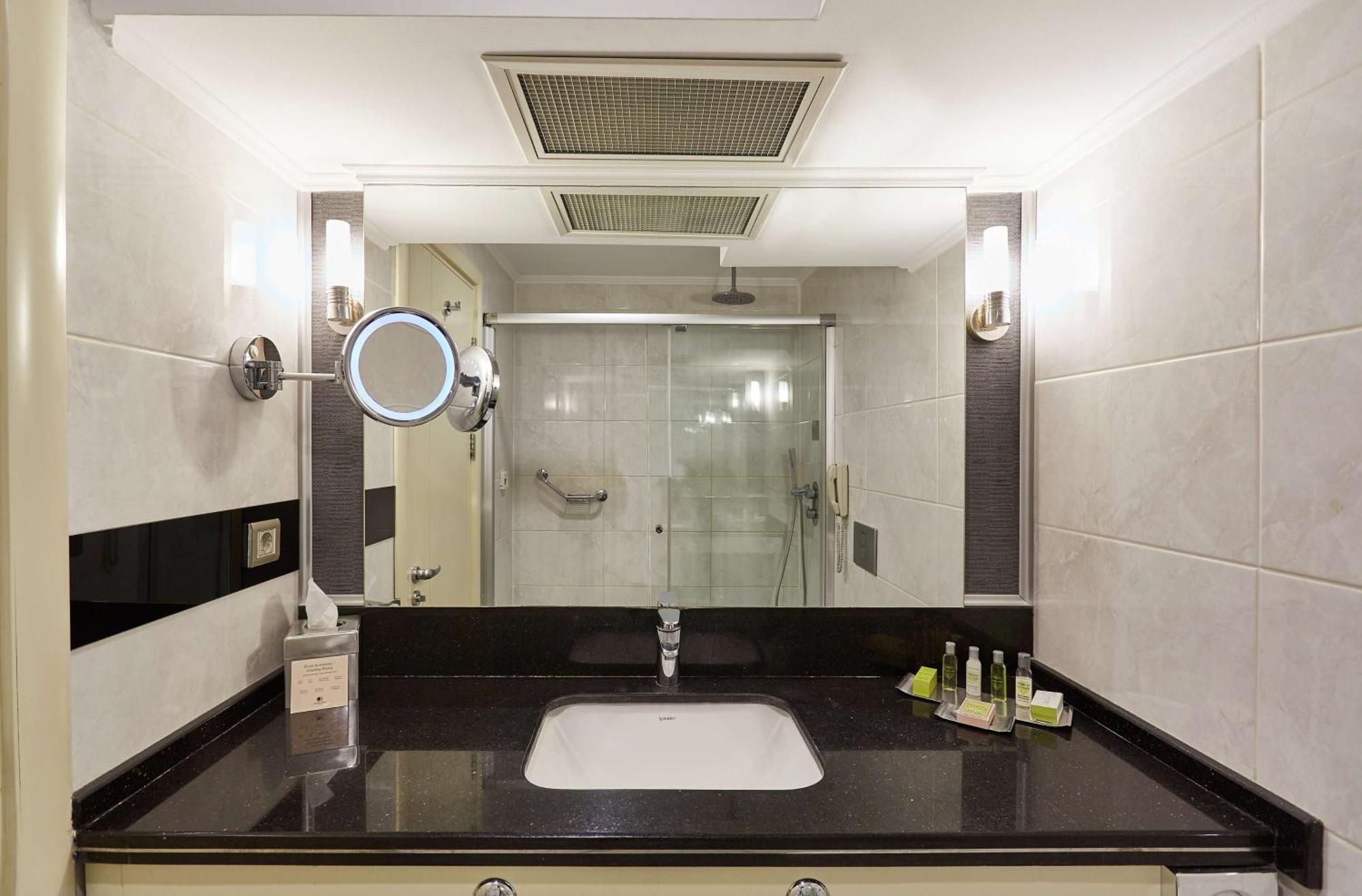 ดับเบิลทรี บาย ฮิลตัน อิสมีร์ ตุรกี Hotel อิซมีร์ ภายนอก รูปภาพ