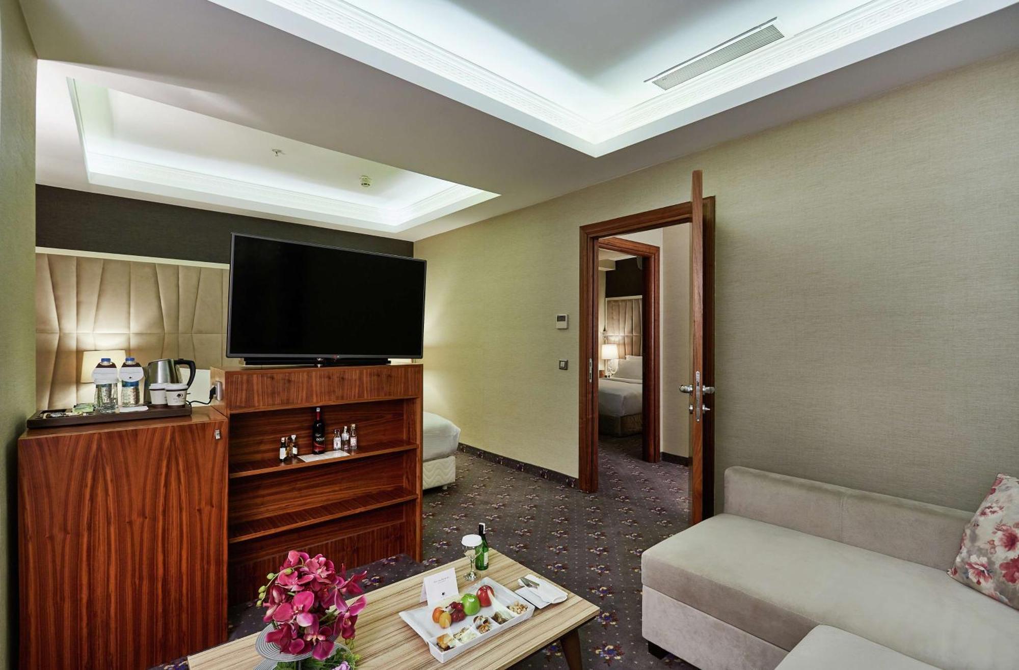 ดับเบิลทรี บาย ฮิลตัน อิสมีร์ ตุรกี Hotel อิซมีร์ ภายนอก รูปภาพ