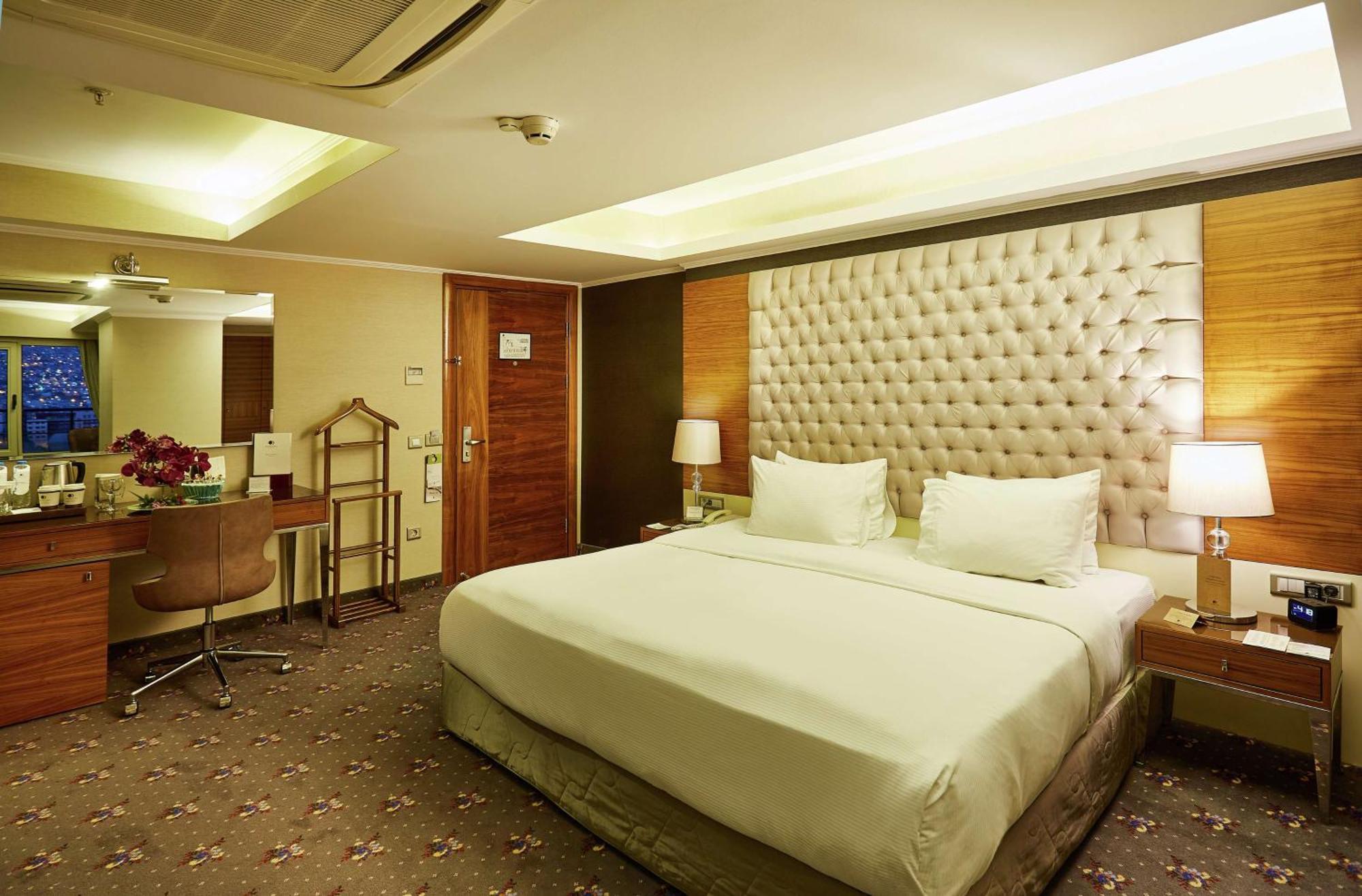 ดับเบิลทรี บาย ฮิลตัน อิสมีร์ ตุรกี Hotel อิซมีร์ ภายนอก รูปภาพ